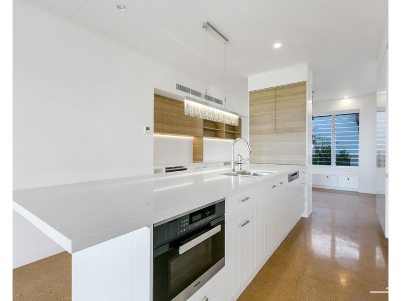 1-2/6 Crank Street, Sunshine Beach QLD 4567