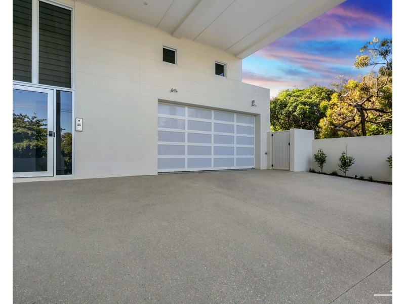 1-2/6 Crank Street, Sunshine Beach QLD 4567