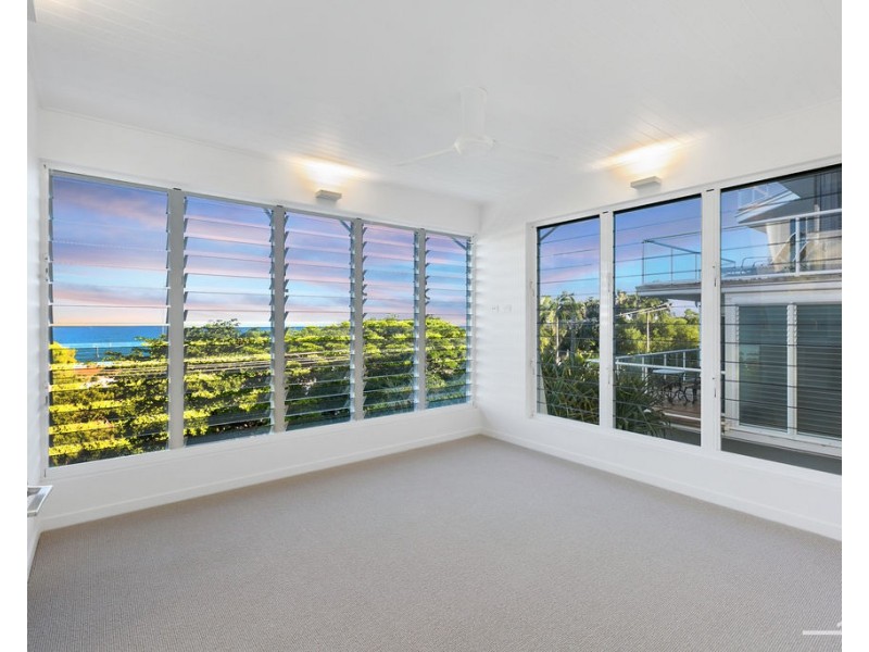 1-2/6 Crank Street, Sunshine Beach QLD 4567