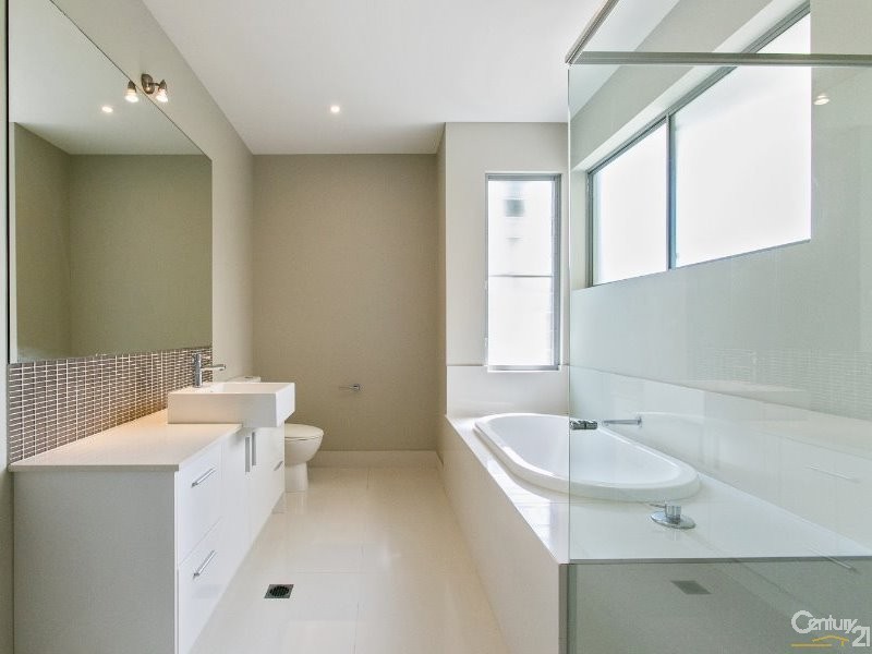 2 Glen Abby Avenue, Peregian Springs QLD 4573