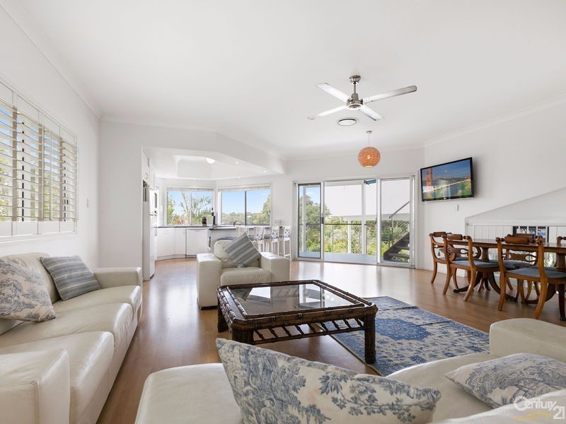 20 Seafarer Court, Castaways Beach QLD 4567