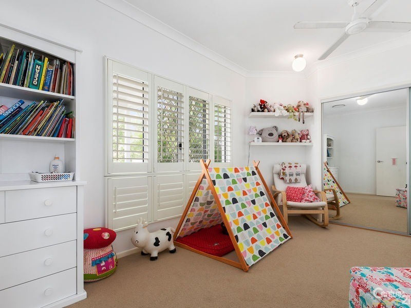 20 Seafarer Court, Castaways Beach QLD 4567