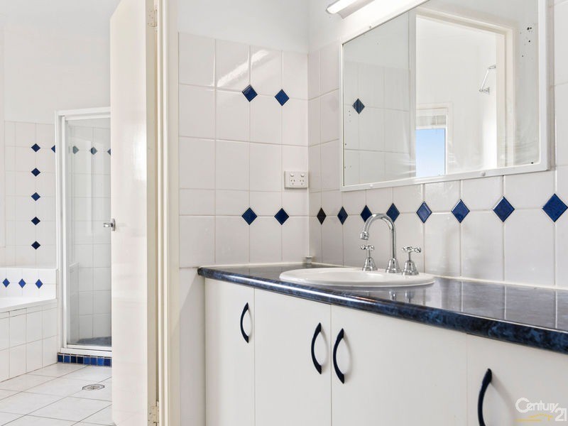 20 Seafarer Court, Castaways Beach QLD 4567