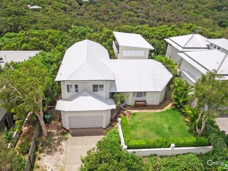 20 Seafarer Court, Castaways Beach QLD 4567
