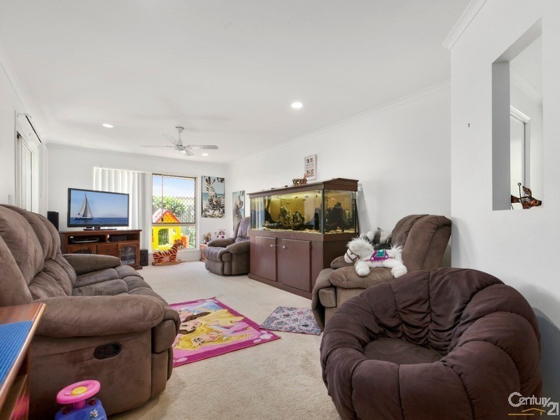 5 Twilight Street, Sunrise Beach QLD 4567