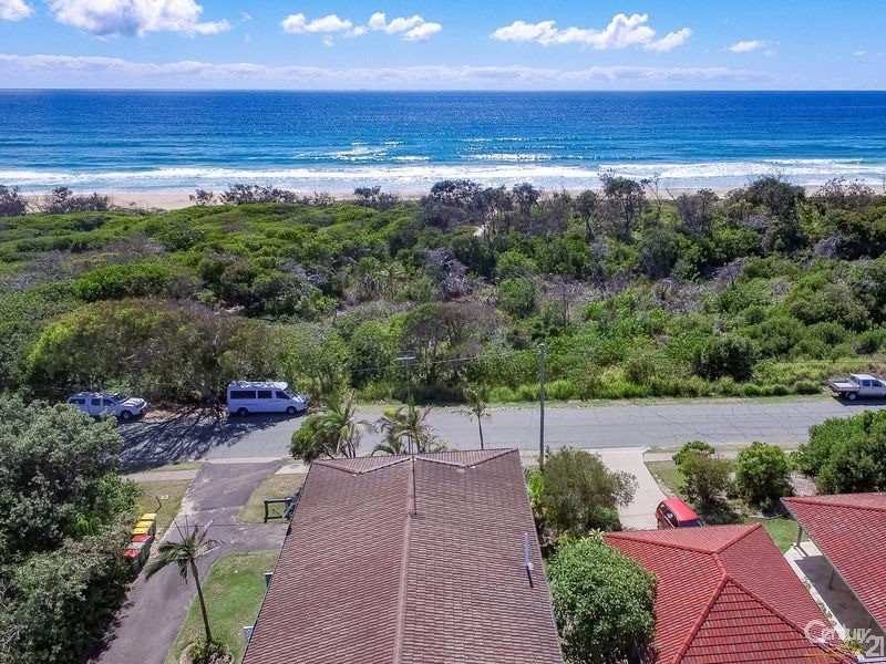 2/58 Peregian Esplanade, Peregian Beach QLD 4573