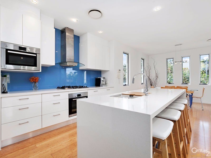 16 Ross Crescent, Sunshine Beach QLD 4567