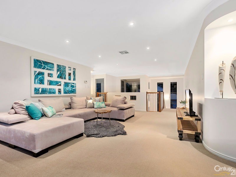 42 Lakeside Drive, Peregian Springs QLD 4573