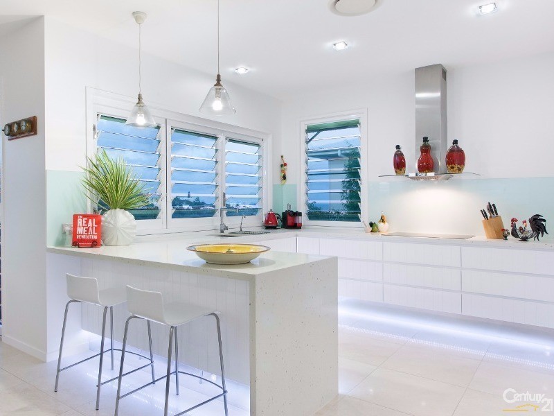 18 Seafarer Court, Castaways Beach QLD 4567