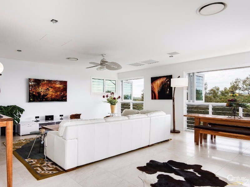 18 Seafarer Court, Castaways Beach QLD 4567
