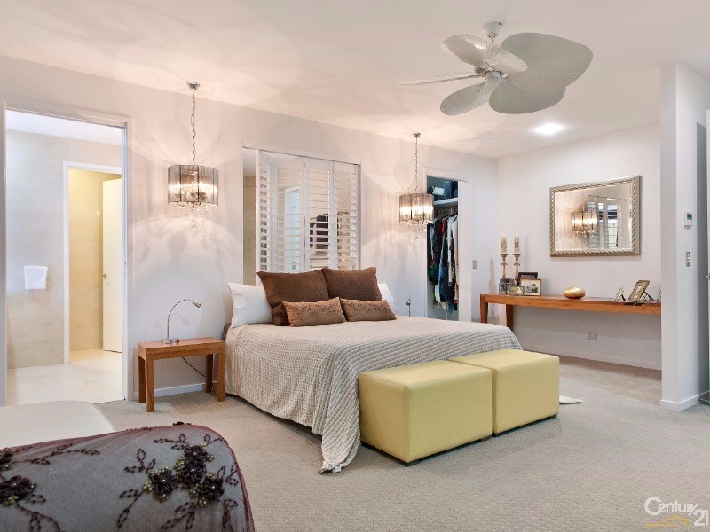 18 Seafarer Court, Castaways Beach QLD 4567
