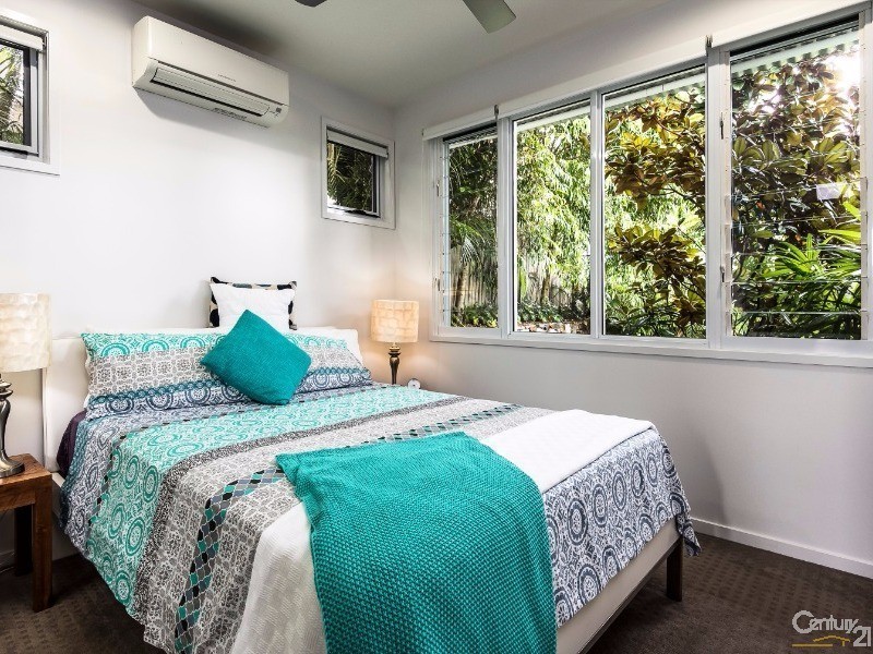 18 Seafarer Court, Castaways Beach QLD 4567