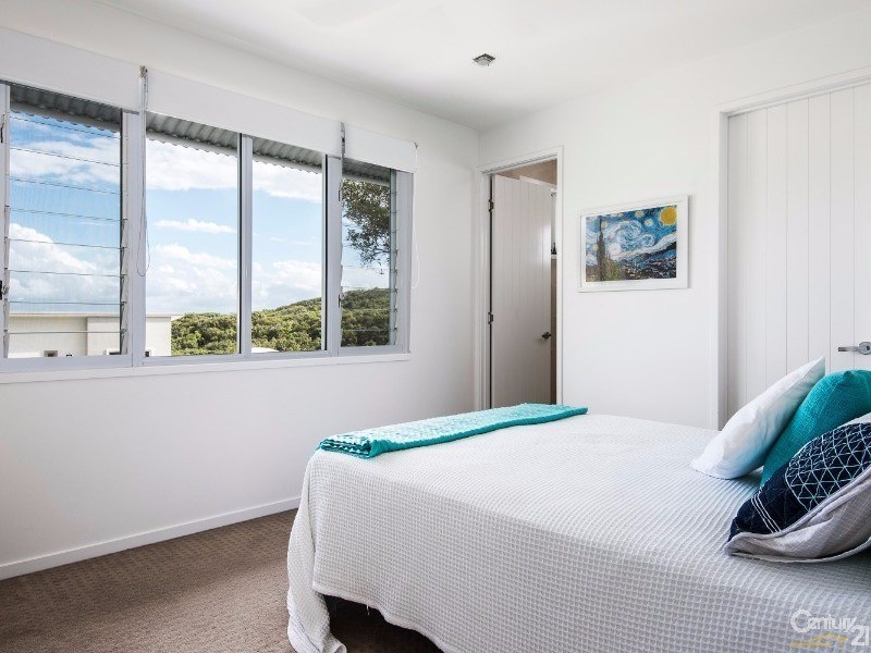 18 Seafarer Court, Castaways Beach QLD 4567