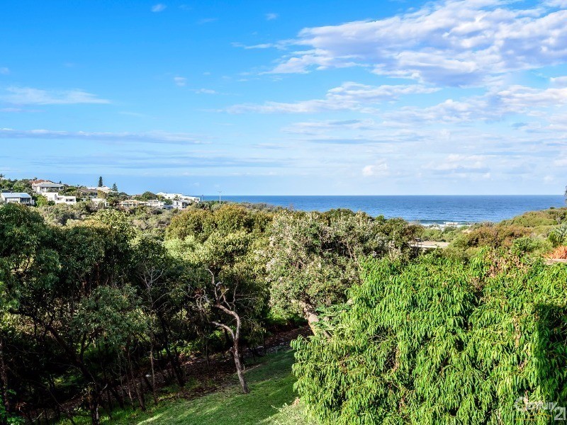 18 Seafarer Court, Castaways Beach QLD 4567