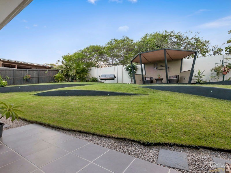 16 Honeyeater Crescent, Peregian Springs QLD 4573