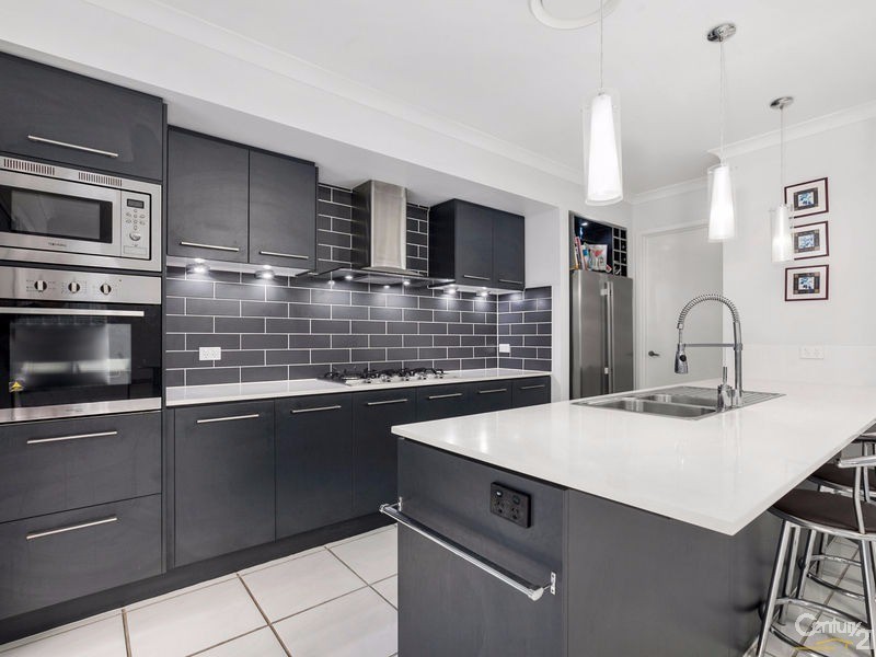 16 Honeyeater Crescent, Peregian Springs QLD 4573