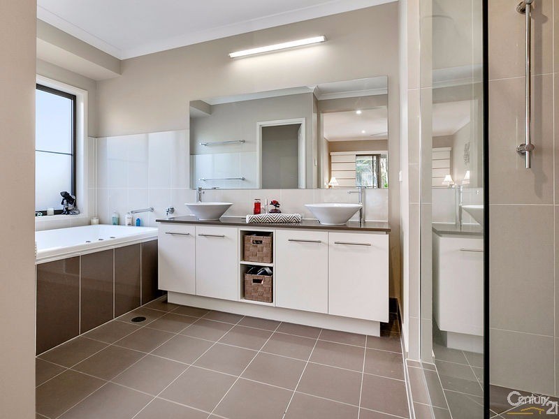 13 Augusta Circuit, Peregian Springs QLD 4573