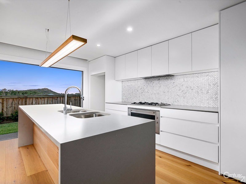 10 Zinnia Place, Peregian Springs QLD 4573