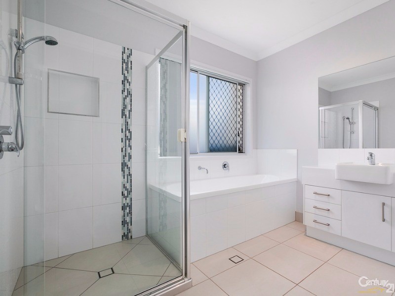 9 Montreal Drive, Peregian Springs QLD 4573