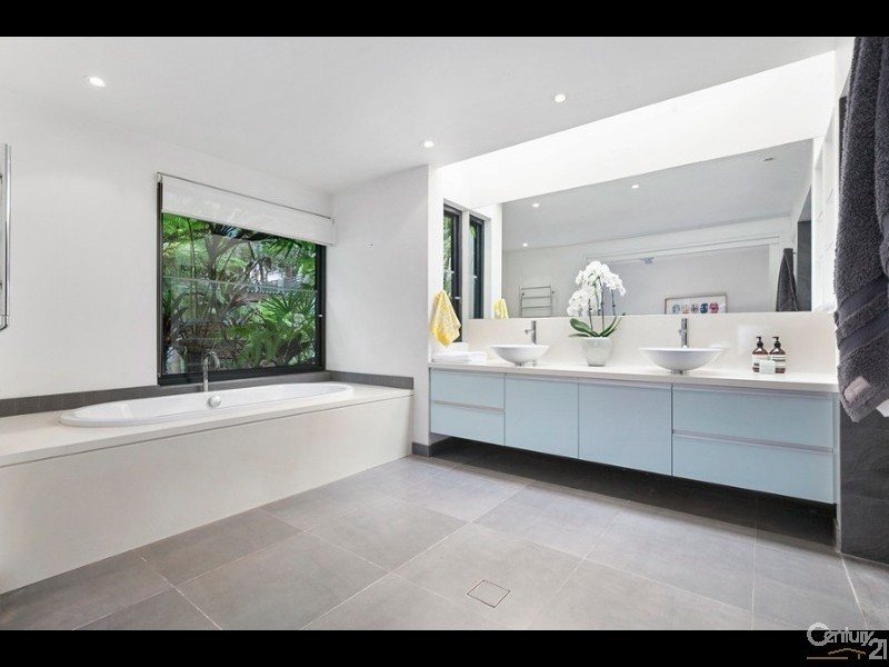 13 Wild Apple Court, Noosa Heads QLD 4567