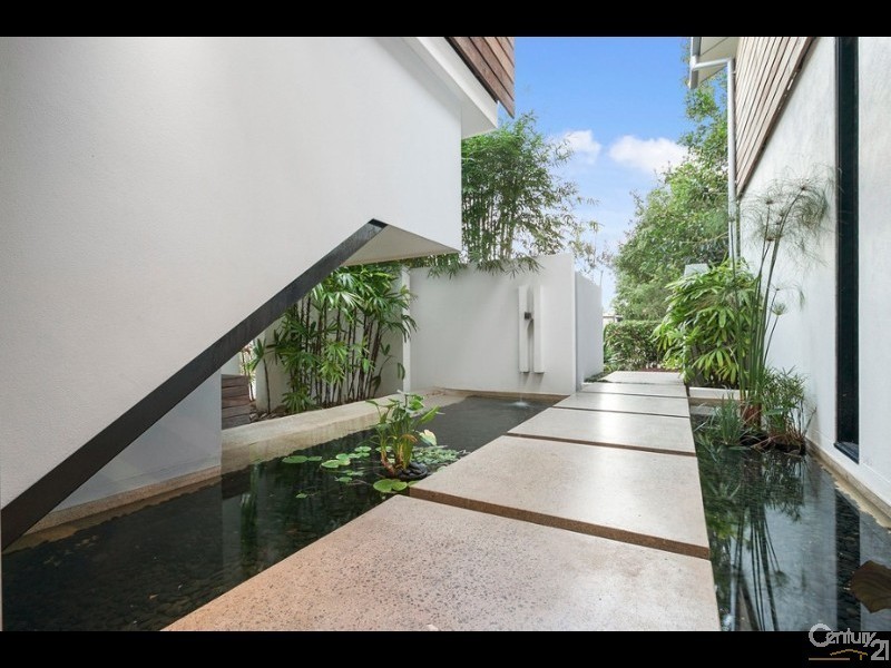 13 Wild Apple Court, Noosa Heads QLD 4567