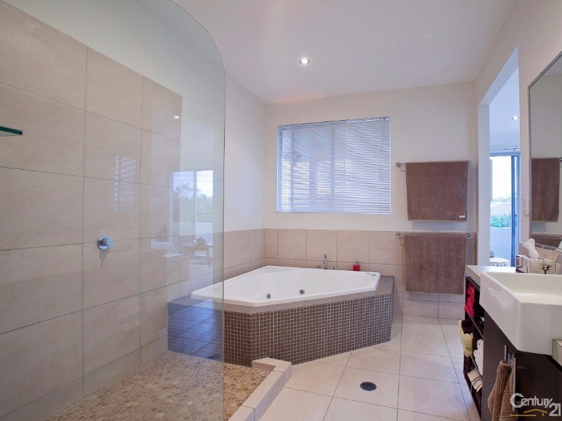 4 Nicklaus Lane, Peregian Springs QLD 4573