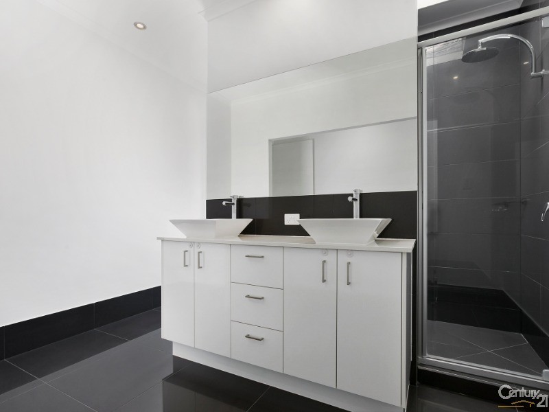 15 Augusta Circuit, Peregian Springs QLD 4573