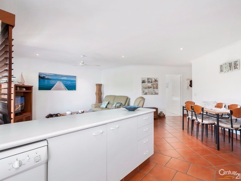 4/5 Hygieta Street, Noosa Waters QLD 4566