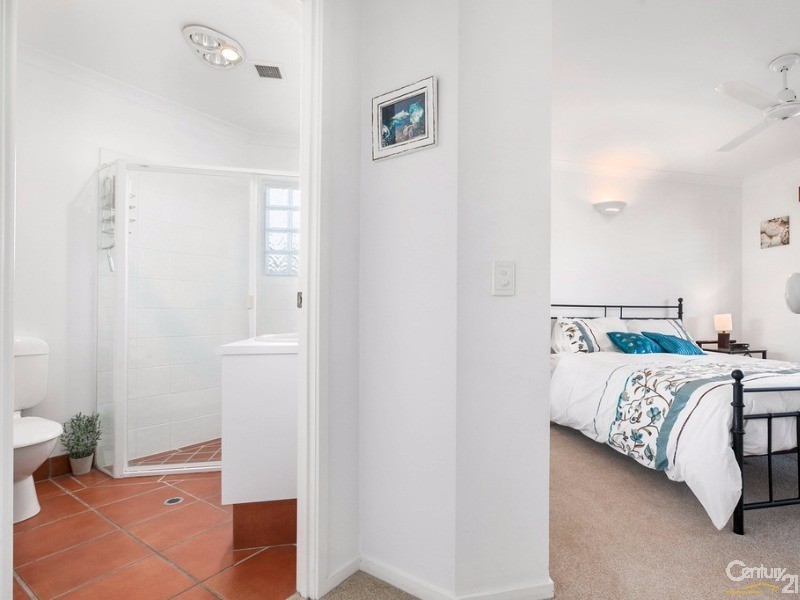 4/5 Hygieta Street, Noosa Waters QLD 4566