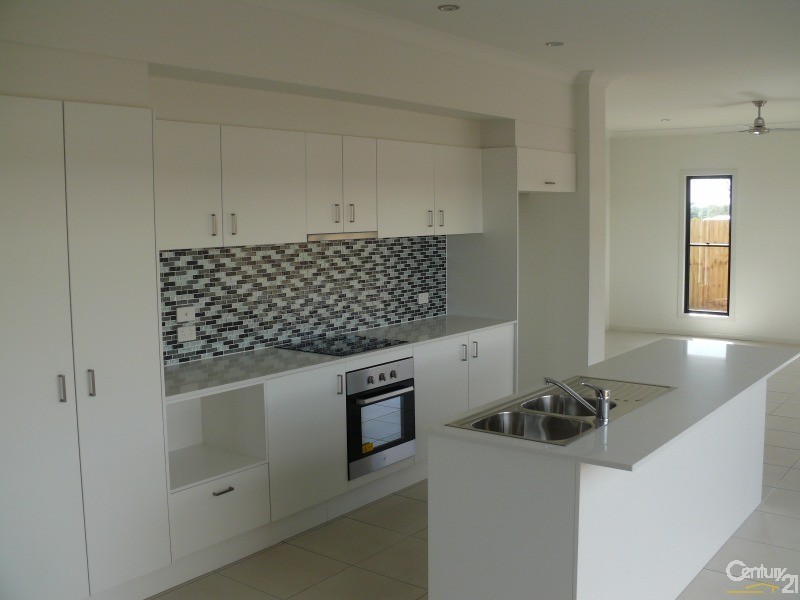 11 Doral Drive, Peregian Springs QLD 4573