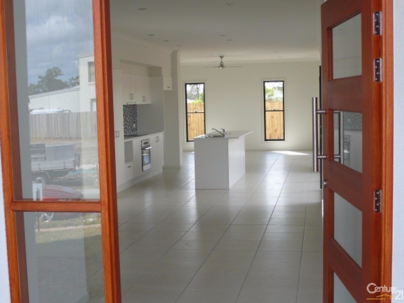 11 Doral Drive, Peregian Springs QLD 4573