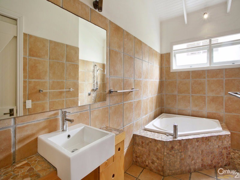 1 Silvergull Court, Sunshine Beach QLD 4567