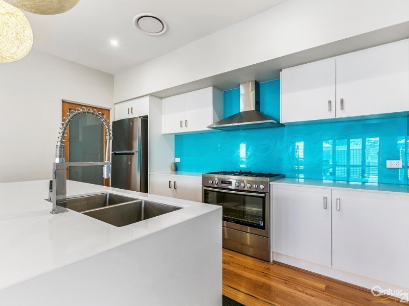 8 Waterville Way, Peregian Springs QLD 4573