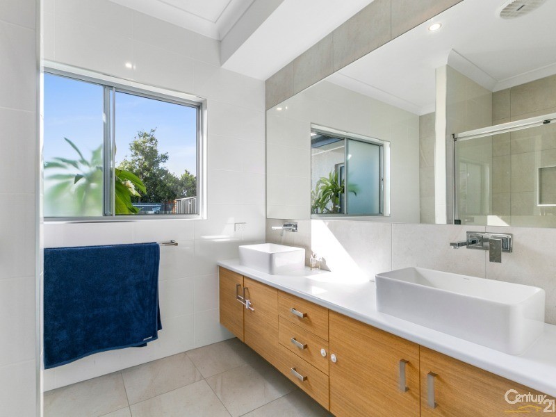 8 Waterville Way, Peregian Springs QLD 4573