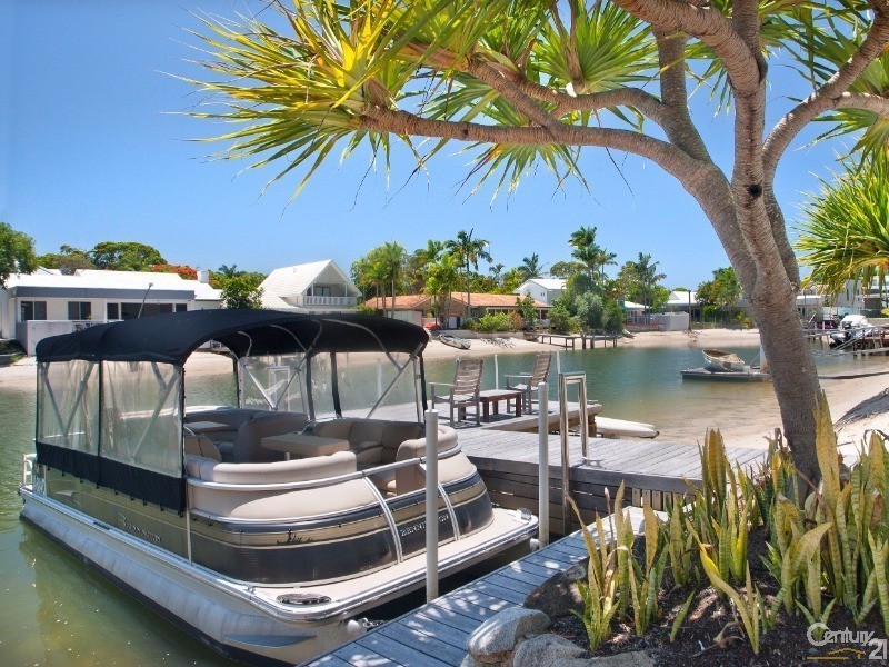 24 Mossman Court, Noosa Heads QLD 4567