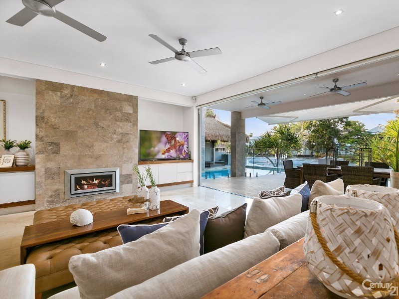 24 Mossman Court, Noosa Heads QLD 4567