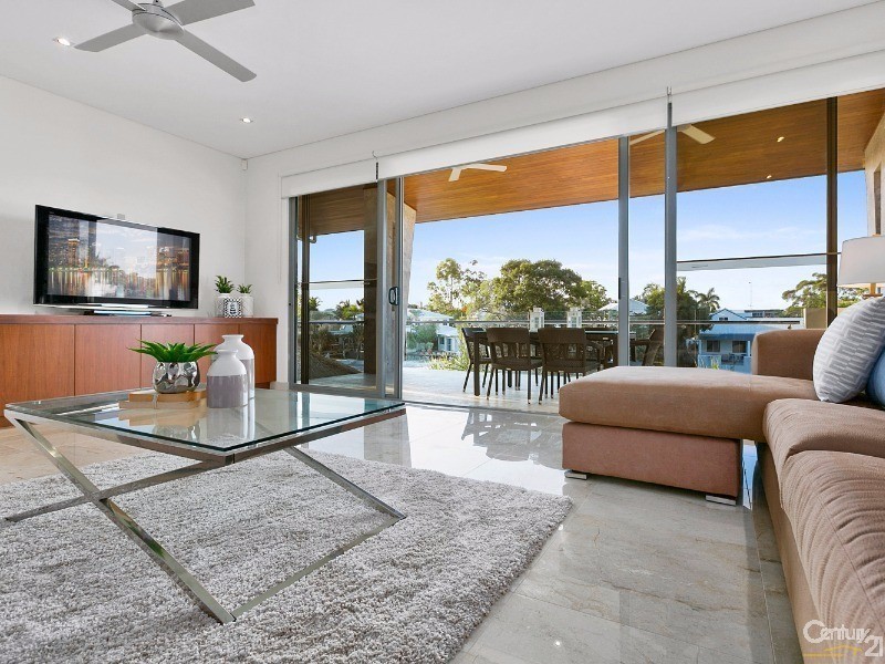 24 Mossman Court, Noosa Heads QLD 4567