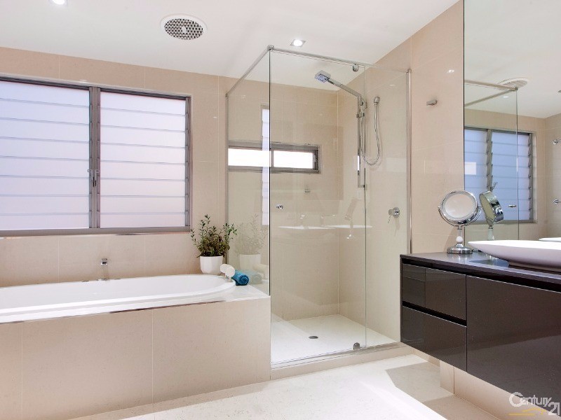 19 Captains Court, Sunrise Beach QLD 4567