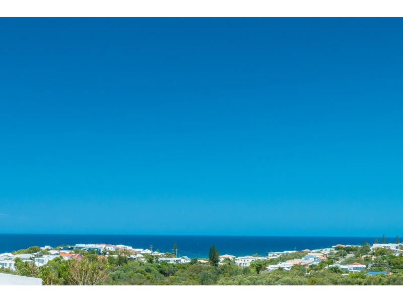 19 Captains Court, Sunrise Beach QLD 4567