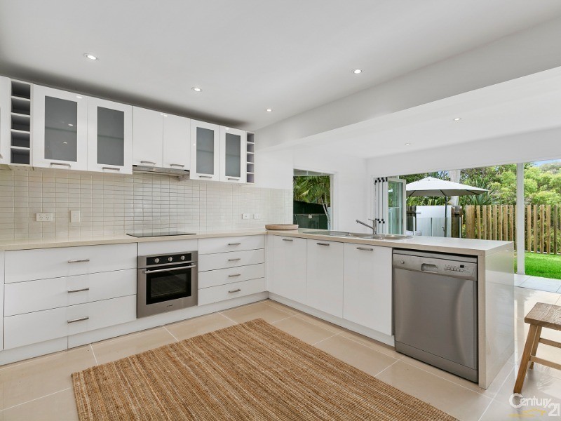 9 Swan Avenue, Sunshine Beach QLD 4567