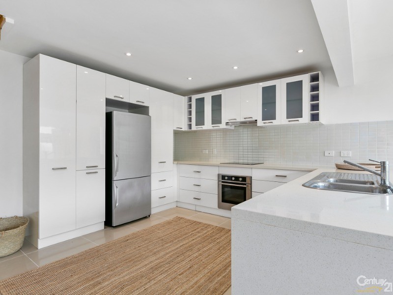 9 Swan Avenue, Sunshine Beach QLD 4567