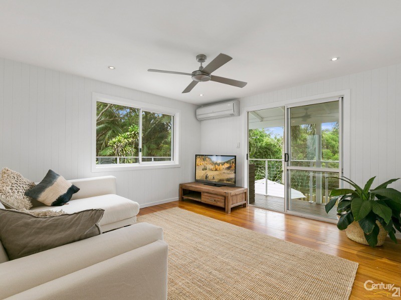 9 Swan Avenue, Sunshine Beach QLD 4567