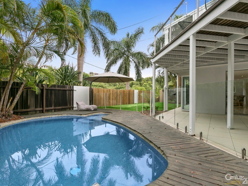 9 Swan Avenue, Sunshine Beach QLD 4567
