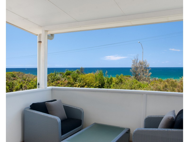 2 Driftwood Drive, Castaways Beach QLD 4567