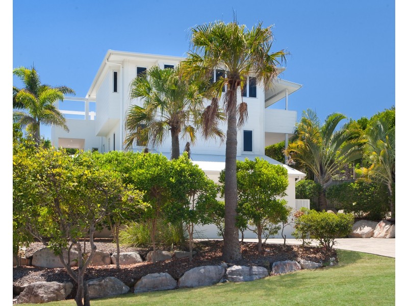 2 Driftwood Drive, Castaways Beach QLD 4567