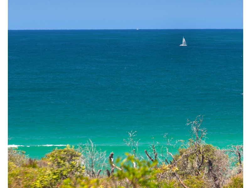 2 Driftwood Drive, Castaways Beach QLD 4567