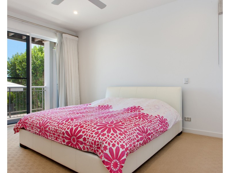 2 Driftwood Drive, Castaways Beach QLD 4567