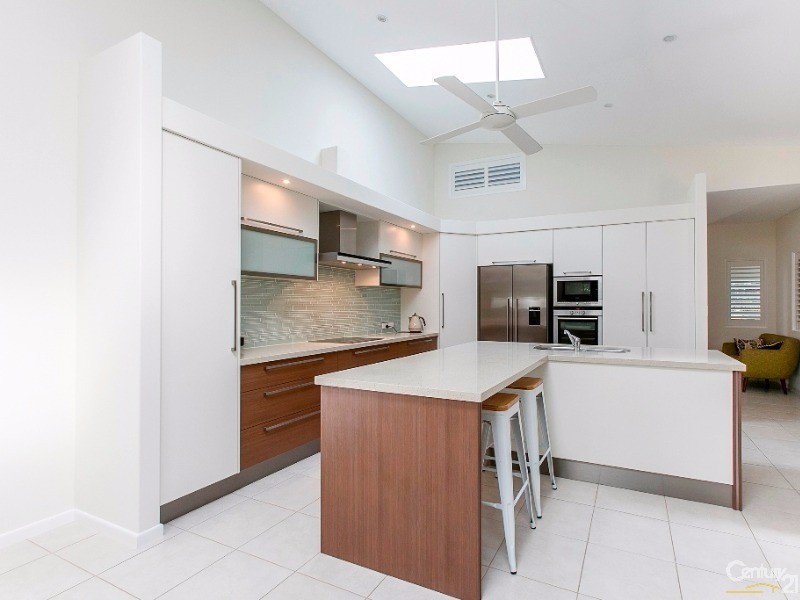 13 Longwood Drive, Peregian Springs QLD 4573