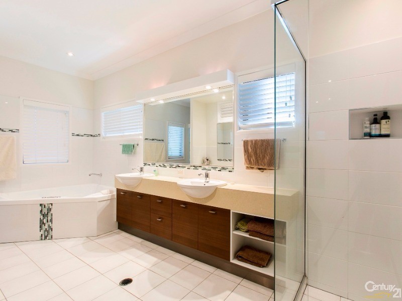 13 Longwood Drive, Peregian Springs QLD 4573