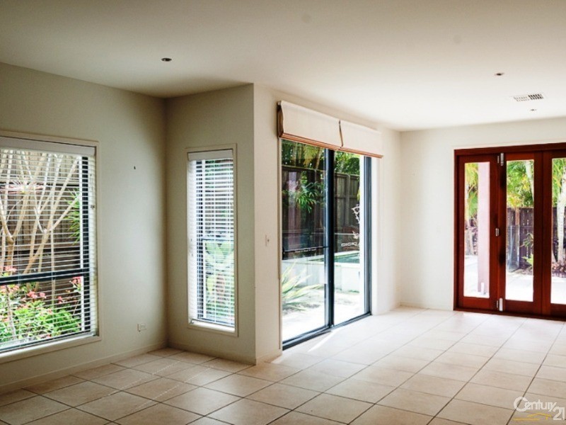 2/115 Peregian Springs Drive, Peregian Springs QLD 4573